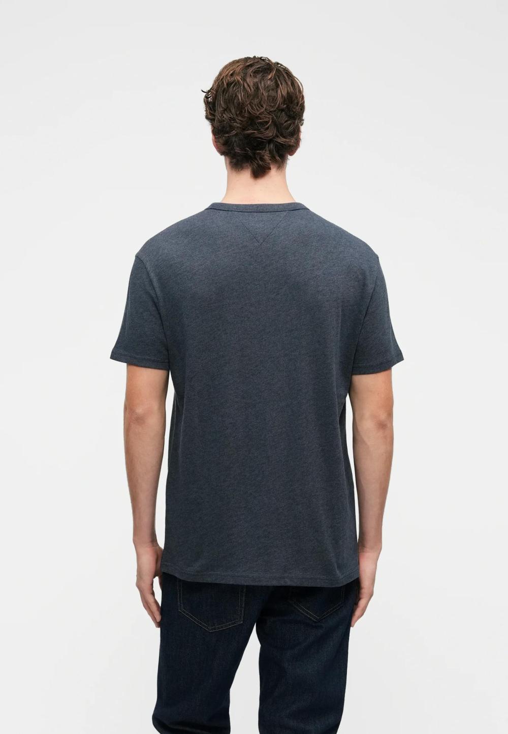 Tommy Jeans Regular Badge T-Shirt Dark Night Navy - Afbeelding 3